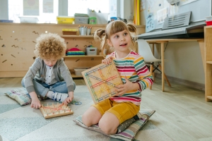 preschool students playing with geoboard wrapping 2022 11 07 21 23 28 utc